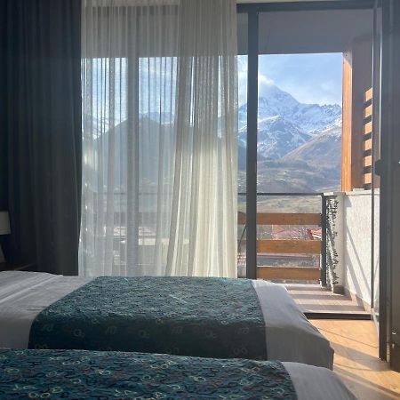 Capra Hotel Kazbegi Eksteriør billede