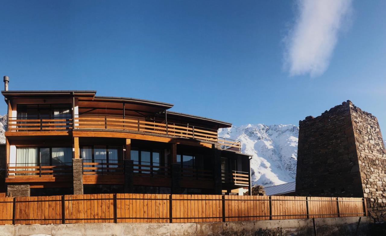 Capra Hotel Kazbegi Eksteriør billede