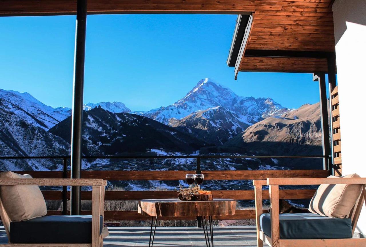 Capra Hotel Kazbegi Eksteriør billede