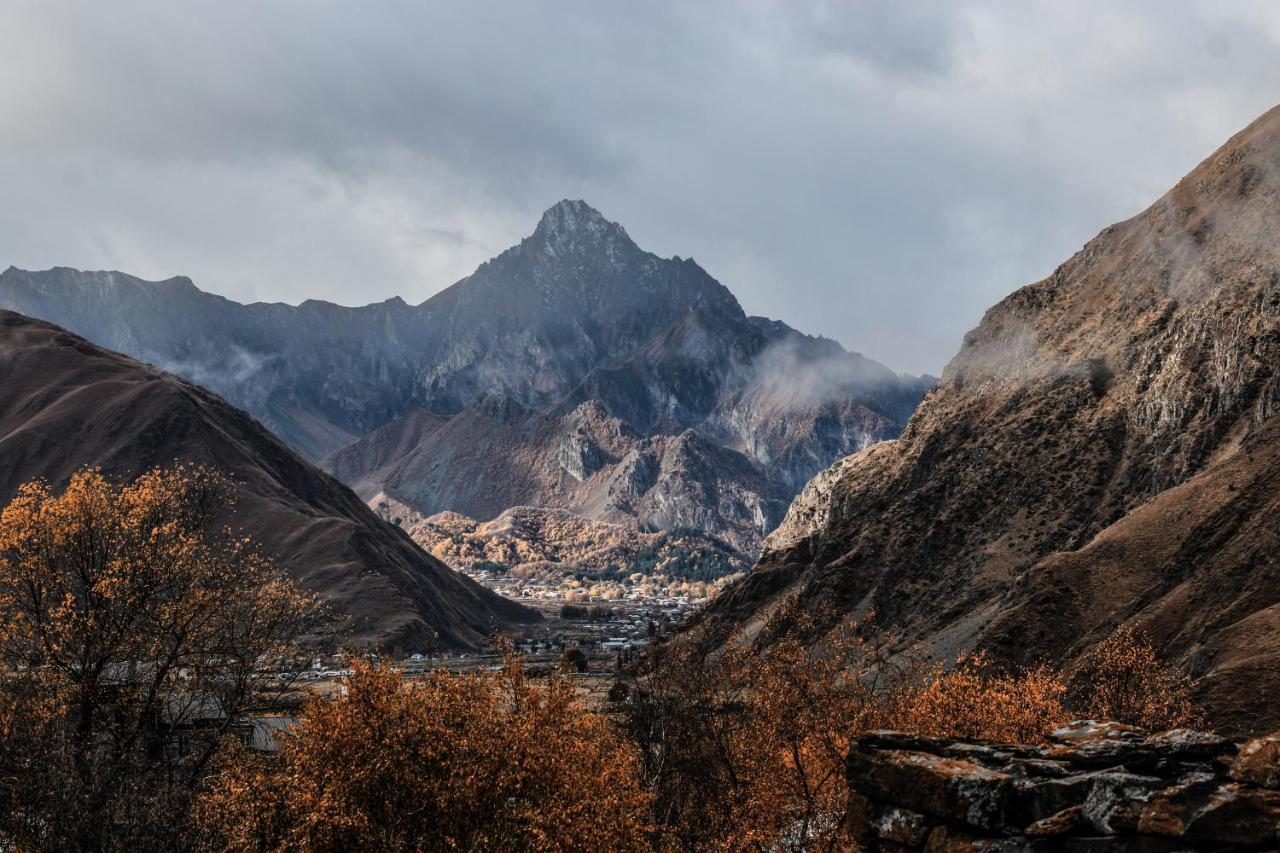 Capra Hotel Kazbegi Eksteriør billede