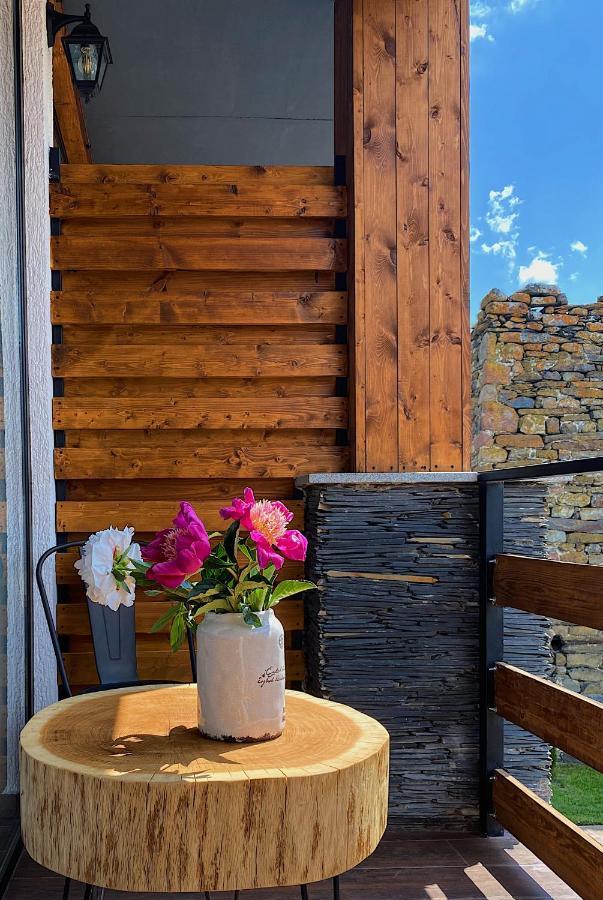 Capra Hotel Kazbegi Eksteriør billede