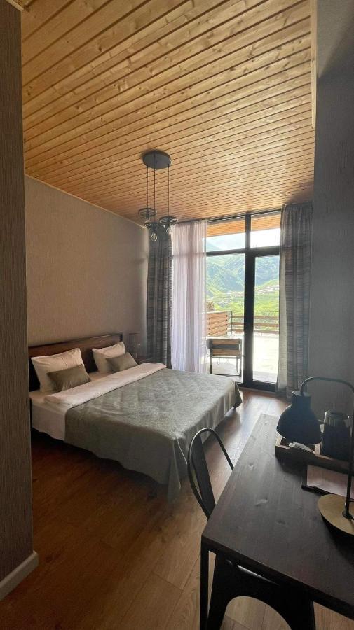 Capra Hotel Kazbegi Eksteriør billede