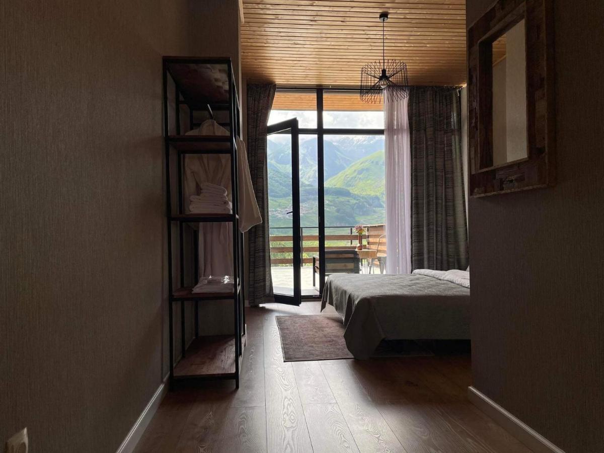Capra Hotel Kazbegi Eksteriør billede