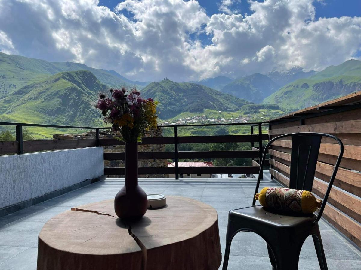 Capra Hotel Kazbegi Eksteriør billede