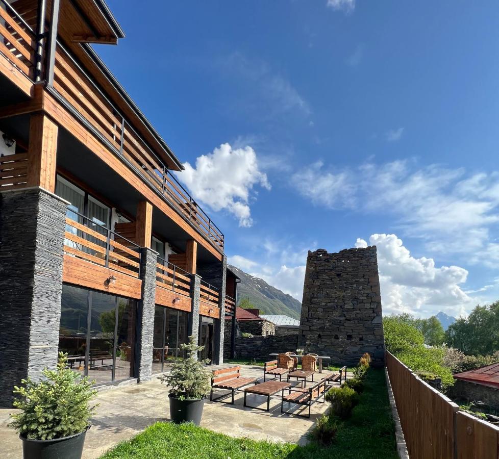 Capra Hotel Kazbegi Eksteriør billede