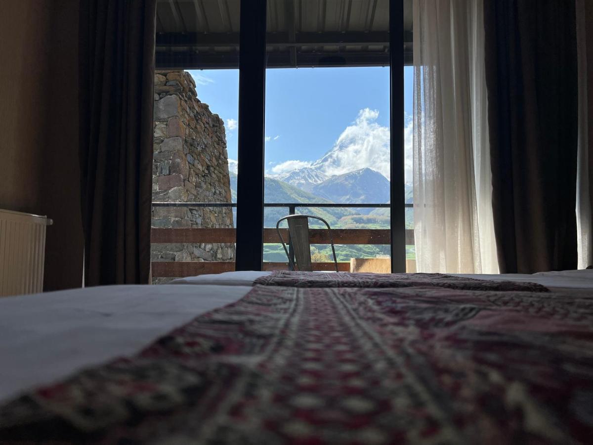 Capra Hotel Kazbegi Eksteriør billede