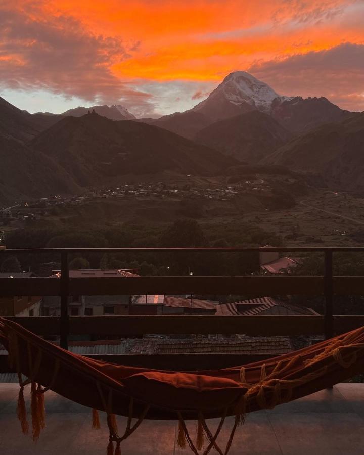 Capra Hotel Kazbegi Eksteriør billede